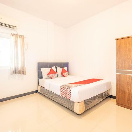 Oyo 863 Tenacity Guest House Syariah Cirebon Kültér fotó