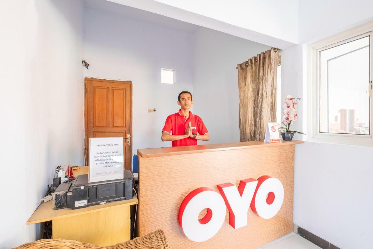 Oyo 863 Tenacity Guest House Syariah Cirebon Kültér fotó