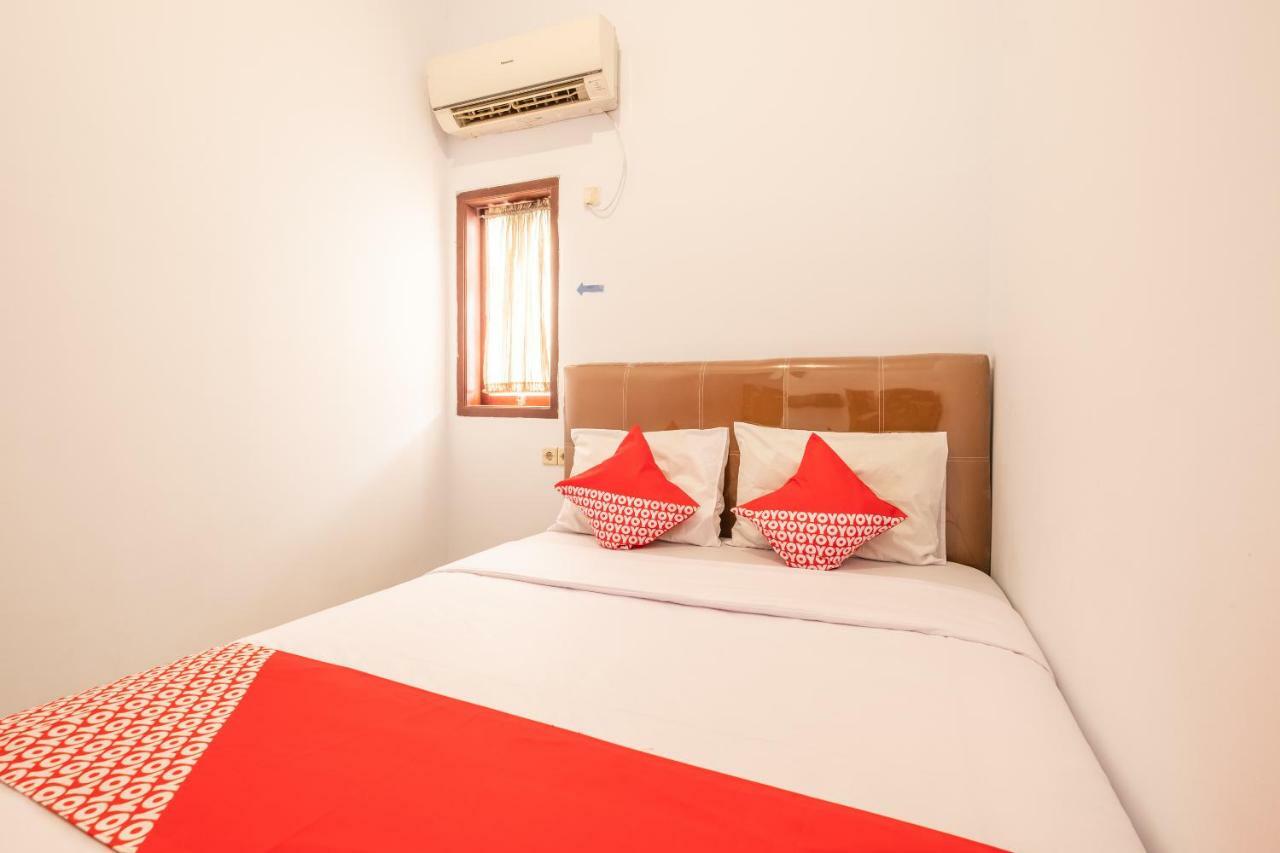 Oyo 863 Tenacity Guest House Syariah Cirebon Kültér fotó