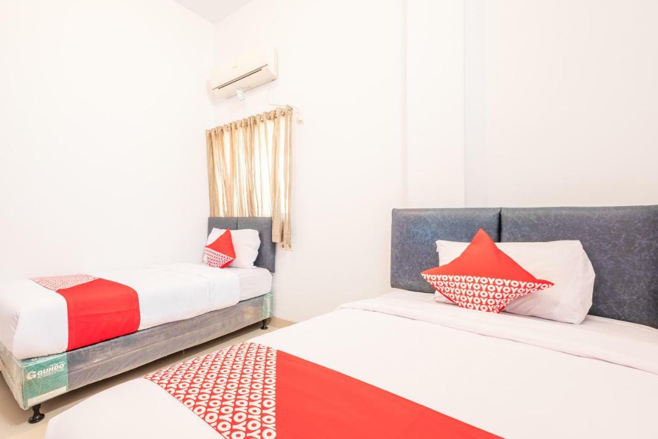 Oyo 863 Tenacity Guest House Syariah Cirebon Kültér fotó