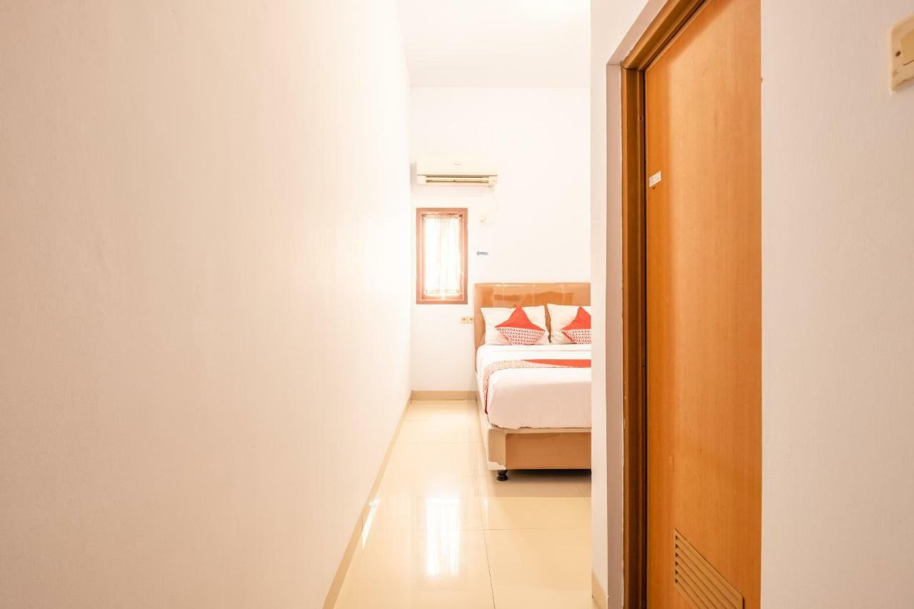 Oyo 863 Tenacity Guest House Syariah Cirebon Kültér fotó