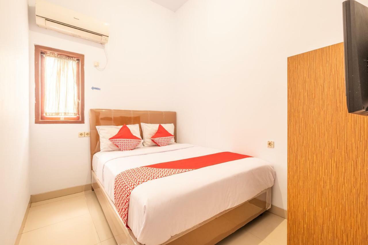 Oyo 863 Tenacity Guest House Syariah Cirebon Kültér fotó