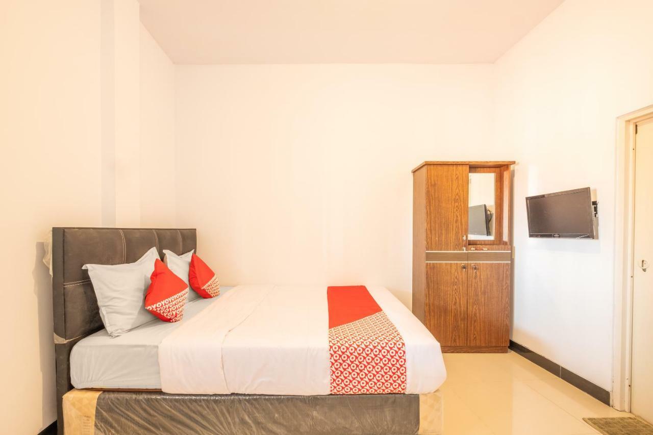 Oyo 863 Tenacity Guest House Syariah Cirebon Kültér fotó